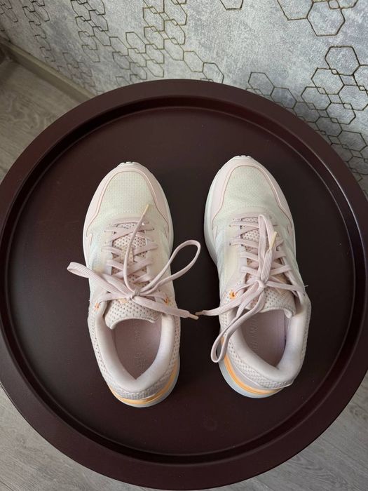 Кроссовки женские, adidas, размер 37,5.