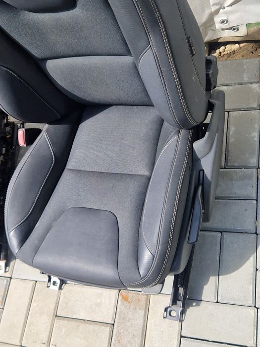 Fotele volvo v60 r-design