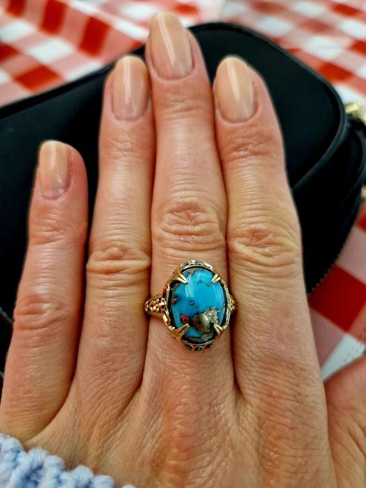 Cudowny w art deco turkus