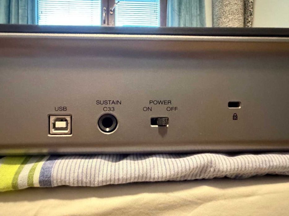 M-Audio Oxygen 61 - kontroler MIDI USB 61 klawiszy + statyw