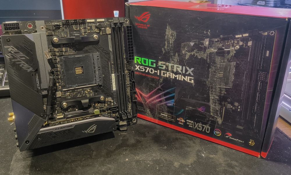 Płyta główna Asus ROG Strix X570-i Gaming Mini Itx