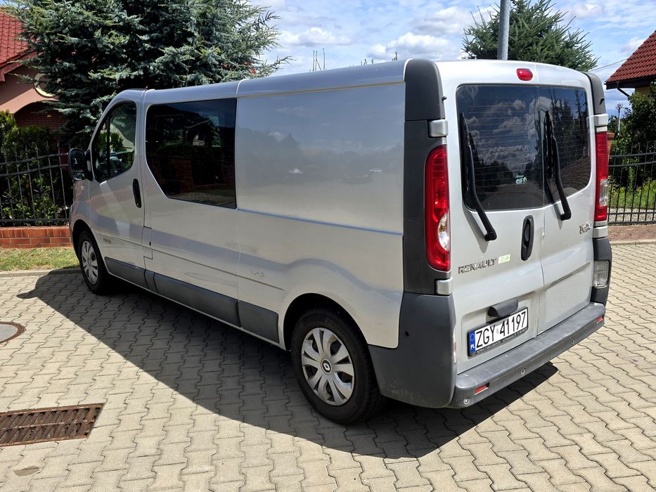 Renault Trafic 2.0 DCi Long 5 osob automat super stan, sliczne wnetrze