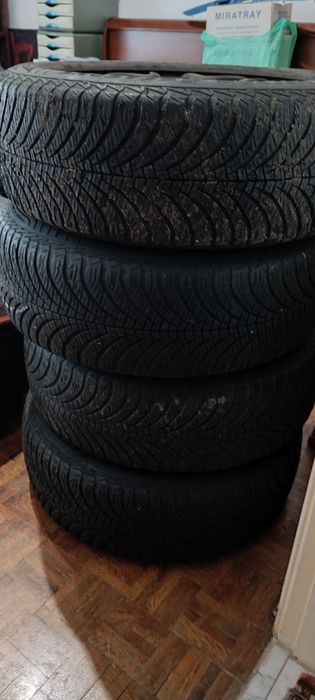 4 Jantes 16 Renault  5x114.3 com pneus Goodyear usados e tampas