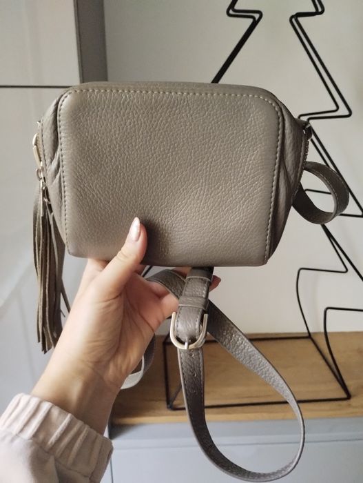 Torebka Hexeline Hexe skórzana na pasku mała
Torebka Hexeline (6x13x17