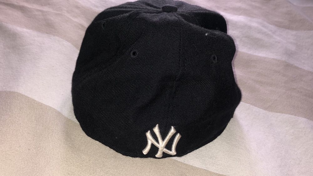 Boné new era yankees preto e flourescente