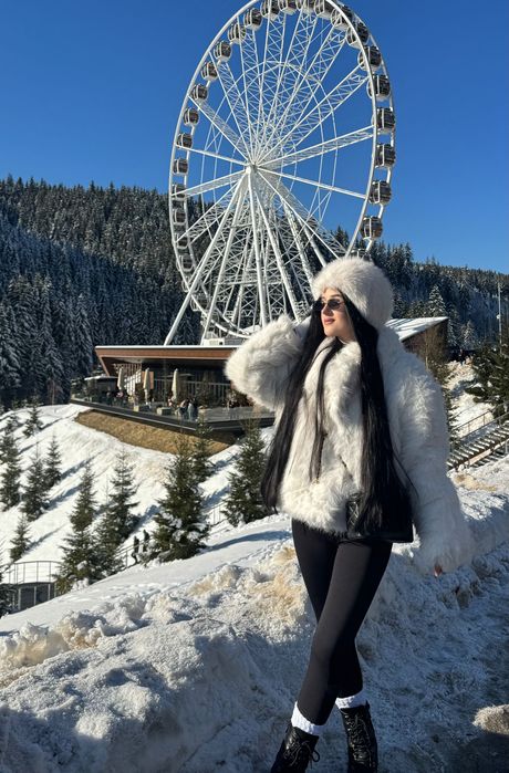 Жіноча шубка. Стильна та тепла