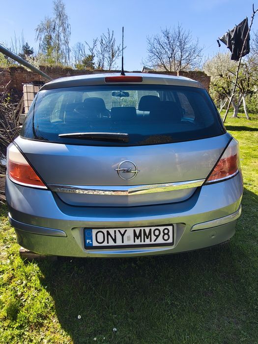 Opel Astra H 1,4 2005 benzyna