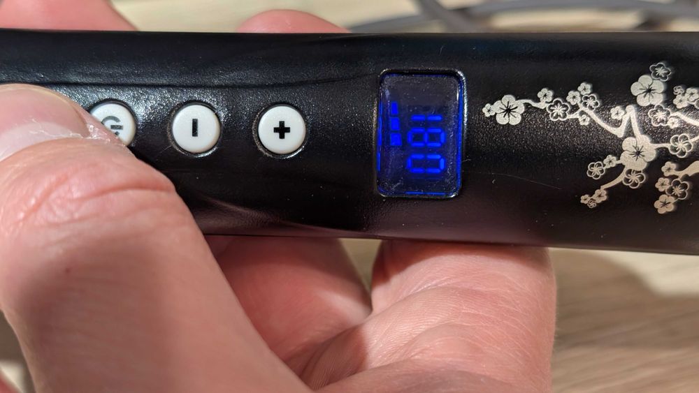 Конусна плойка Remington Ci95