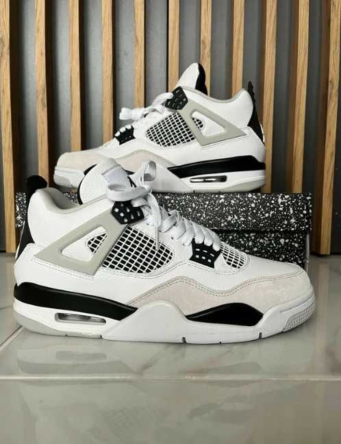 Air Jordan 4 Retro Military Black.43