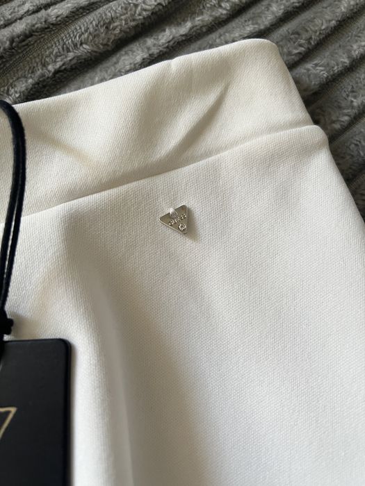 Юбка нова Guess
