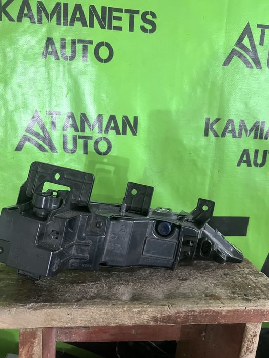 Противотуманна фара на Інфініті qx 80 qx 30