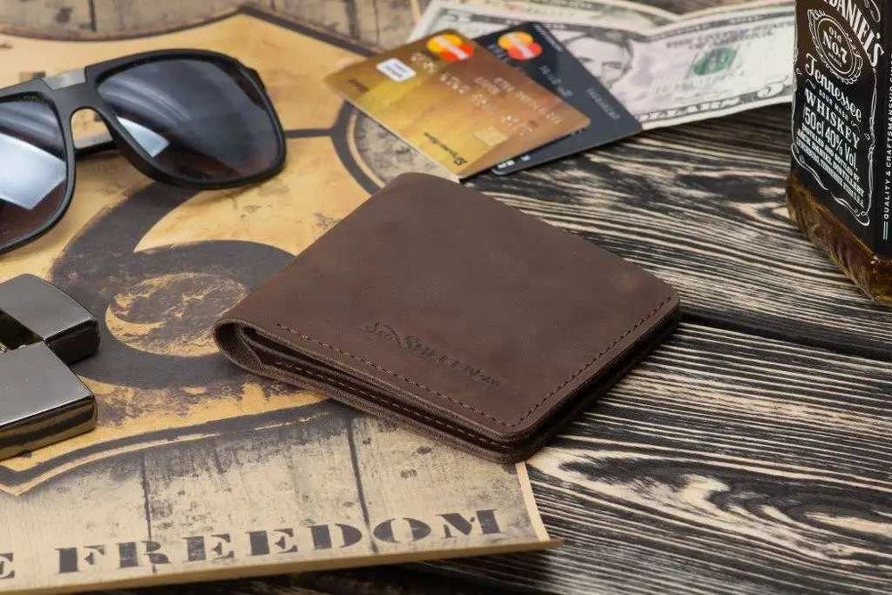 Чоловічий шкіряний гаманець LEGION з натуральної шкіри коричневий