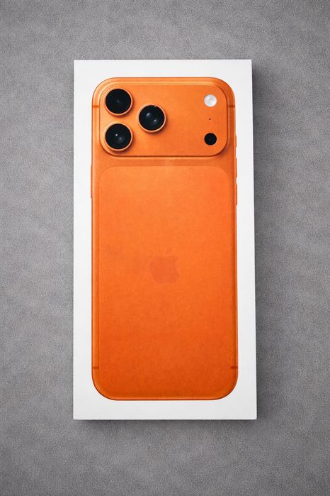 Sprzedam iPhone 17 Pro Max - nowy, zapakowany  Nieużywany ani jednego dnia. Powód sprzedaży - zła pamięć.  Warszawa,