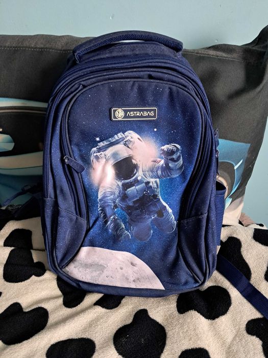 Sprzedam plecak z astronautą
