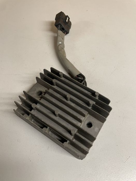 Regulator napięcia oryginalny Suzuki gsxr k1 600 i 750 k3 k2