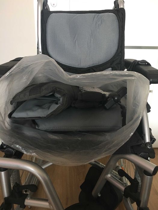 Wózek inwalidzki ultralekki - aluminium ERGONOMIC AR-300, składany.