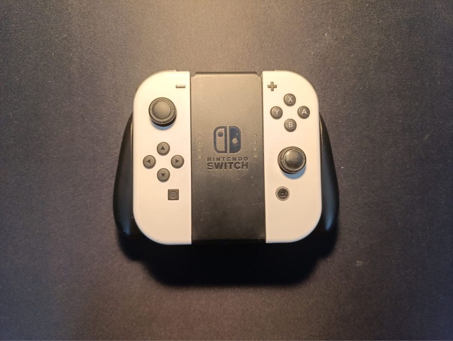 Switch oled em ótimo estado c/ 3 jogos