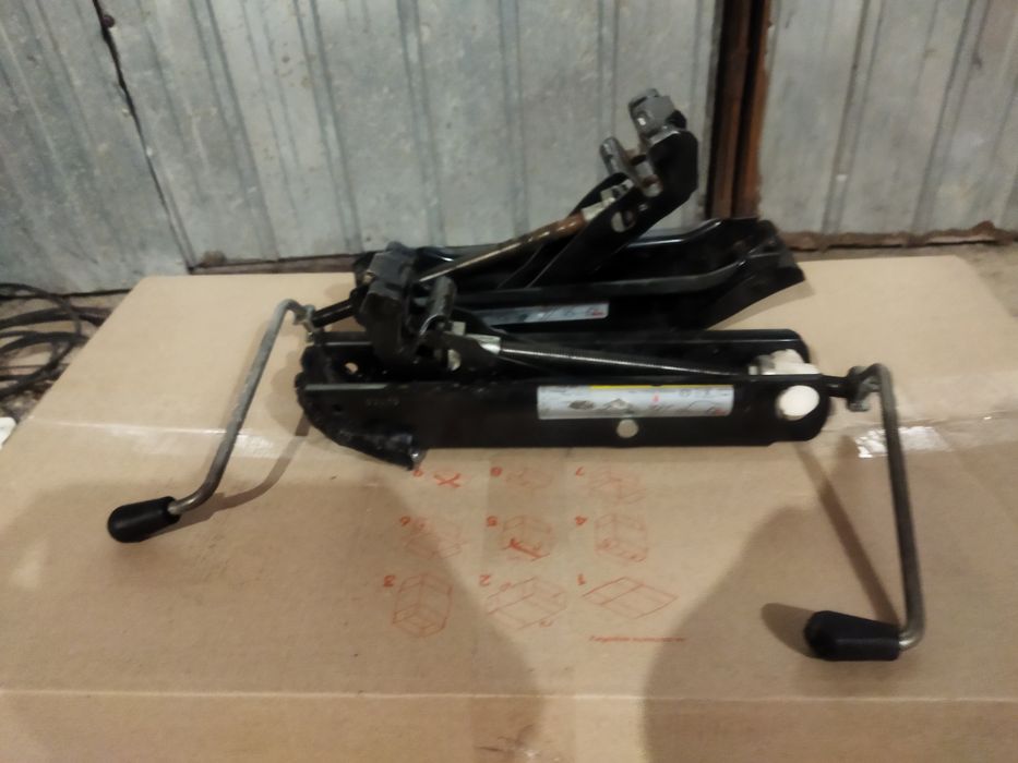 Домкрат  на Volkswagen Skoda Audi Seat