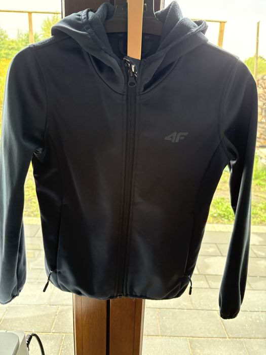 Sprzedam kurtke softshel 128 cm