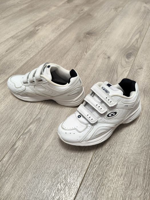 Осінні кросівки білі для дівчинки фірми Hi-tec розмір 35 устілка 24 см