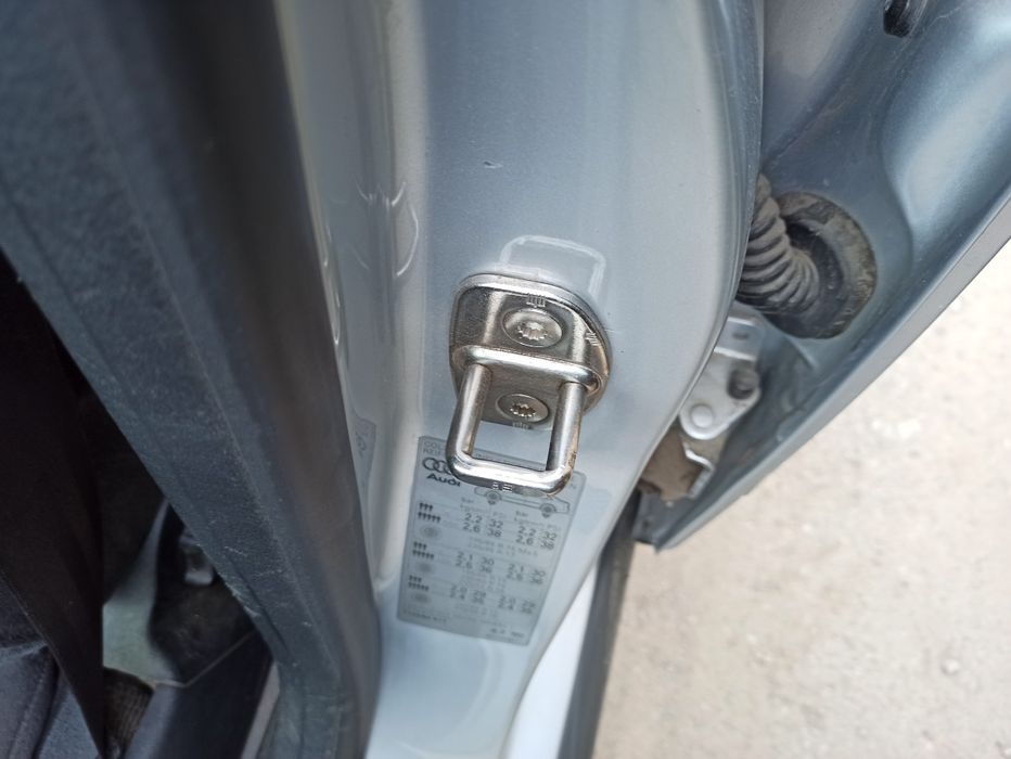 Audi a4 b6 (1.6 alz)