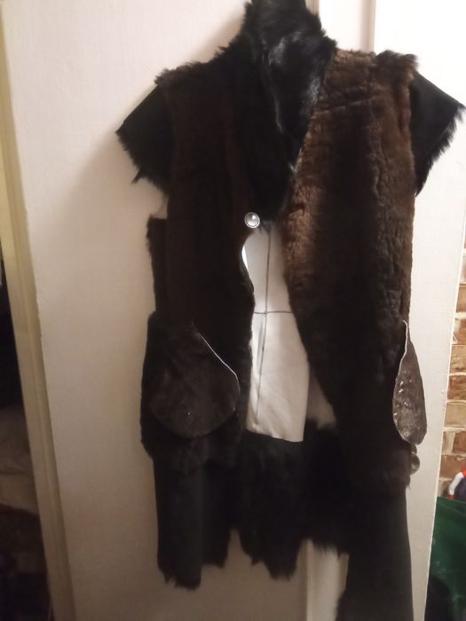 Продается новая жилетка натуральная