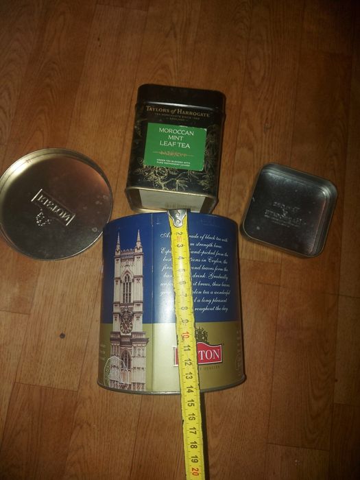 Жестянная коробка .