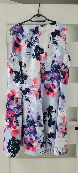 DKNY Elegancka sukienka w kwiatki