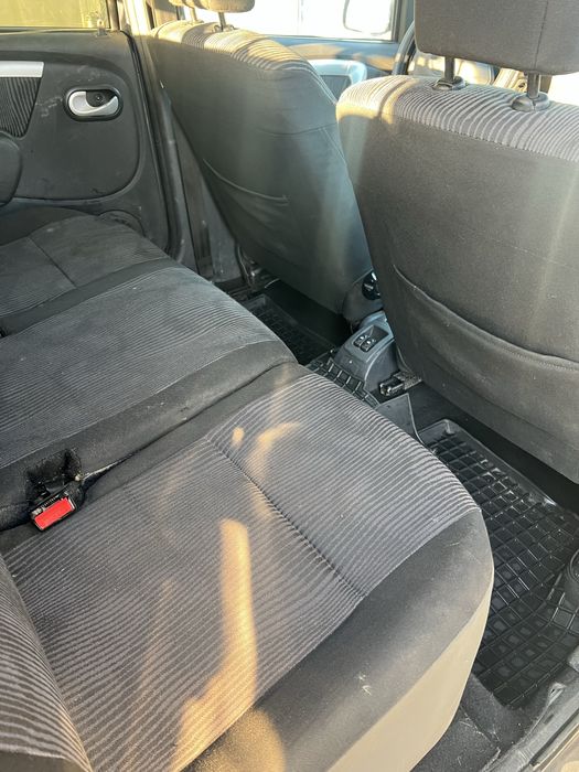 Dacia logan дачіа логан 1.6 7-ми місна