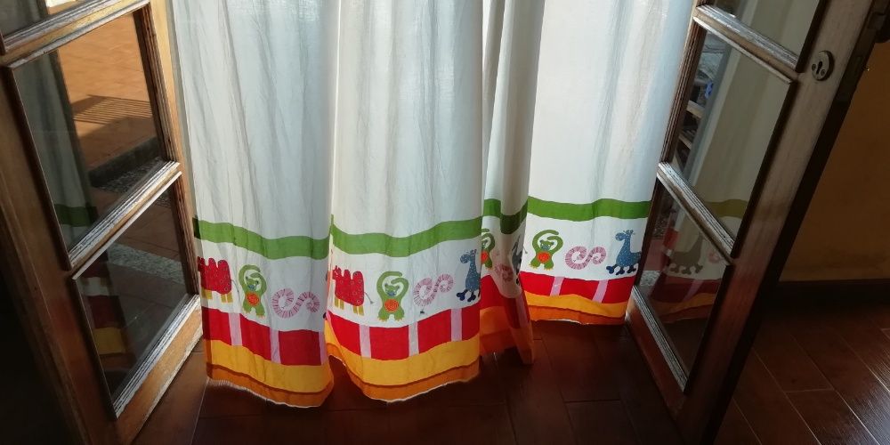 Cortinas de criança IKEA com varão
