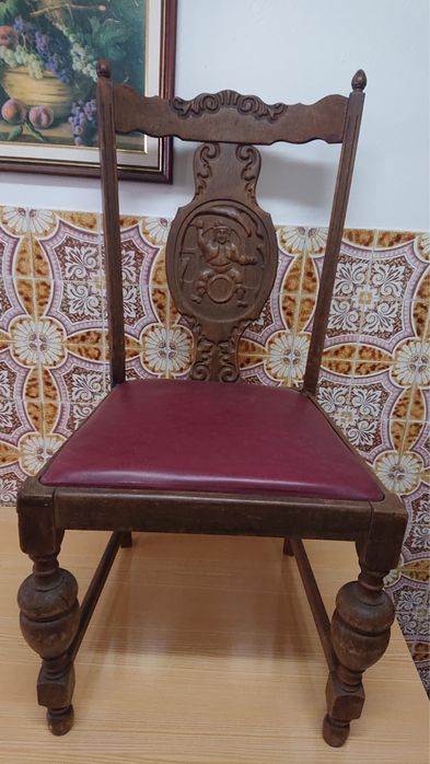 Conjunto de 6 cadeiras antigas em madeira com entalhes decorativos - Vintage (só entrego em mão)