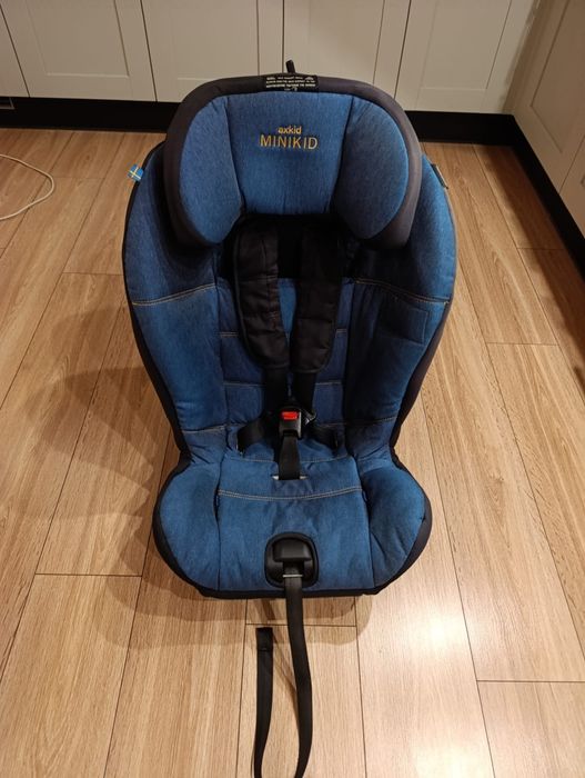 Fotelik samochodowy Axkid Minikid Bezwypadkowy,stan BDB  9-25 kg