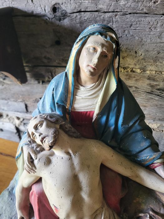 Stara Pieta duża figura Maryja i Pan Jezus