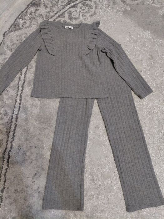 Костюмчик sinsey 128 см.