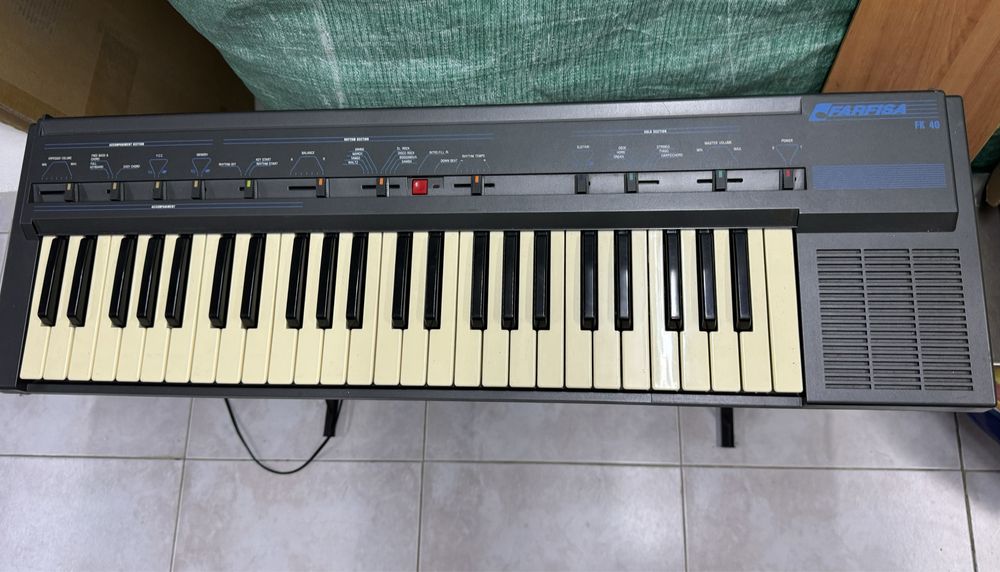 Orgão eletrónico - Farfisa. FK 40