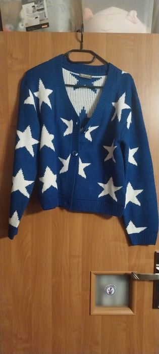 Sprzedam granatowy sweter zapinany na guziki dla dziewczynki