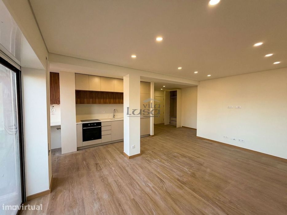 Apartamento T2+1 Renovado junto ao Arrábida Shopping | Vila Nova de...