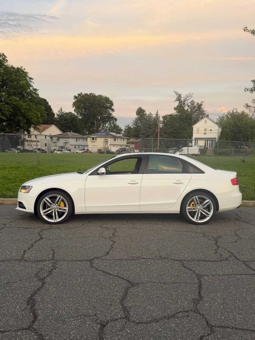 Audi A4 2.0T quattro Premium Plus      2014
