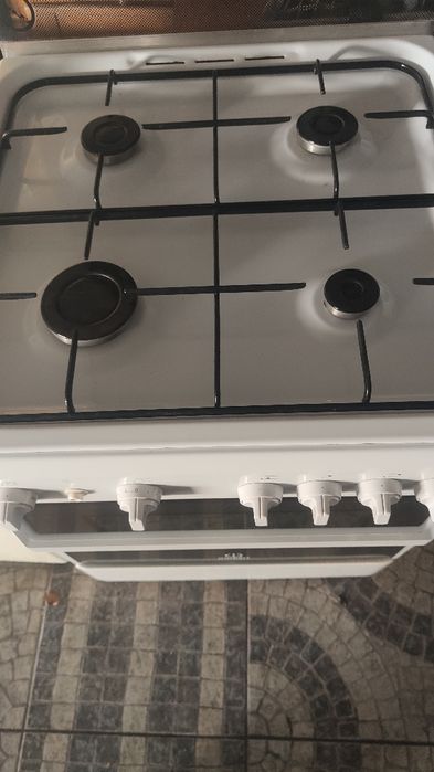 Fogão a gás da Indesit.