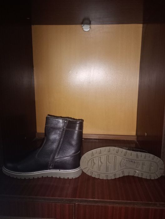 Продам  сапоги зимние новие, кожна,натуральний мех.
