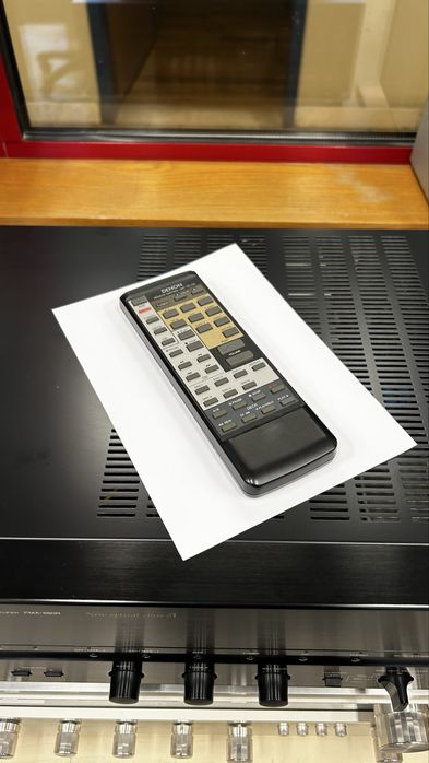 Amplificador DENON 880R