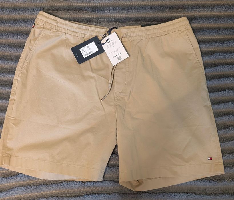 Spodenki Tommy Hilfiger XL nowe.