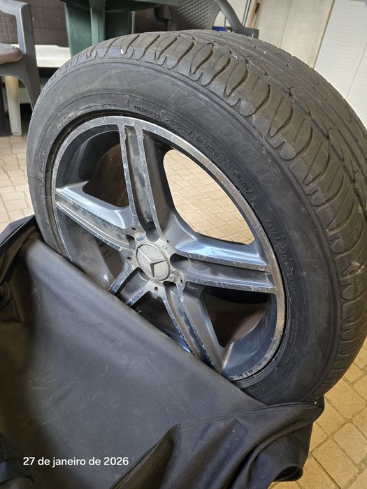 Pneu sobresselente mercedes c220