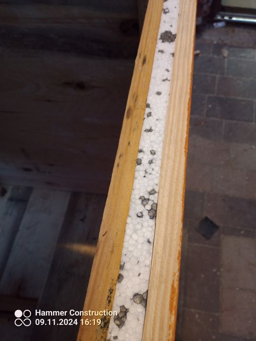 Buda dla psa ocieplana solidna duża