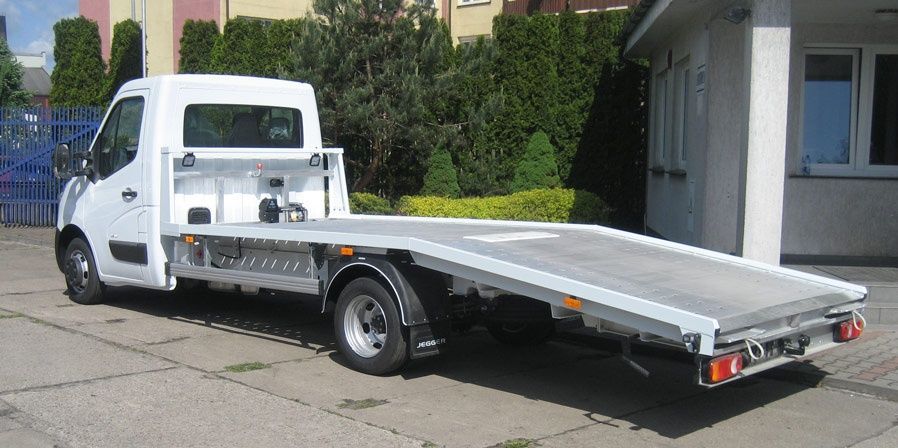 Transport pomoc drogowa holowanie jachtów  maszyn  przyczep laweta  8,5 m