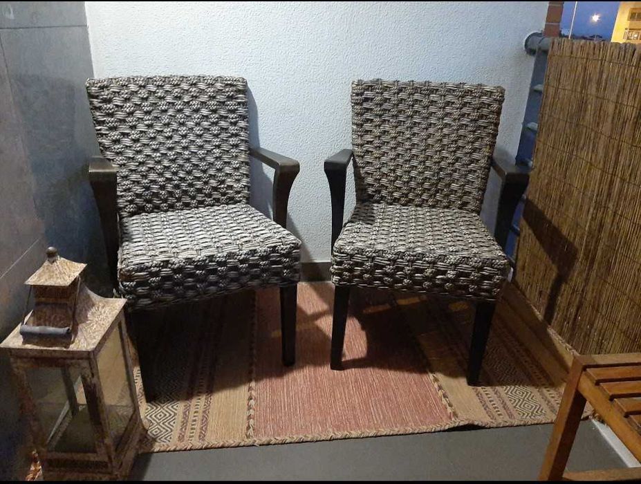 Duas Cadeiras em Palha de Bananeira