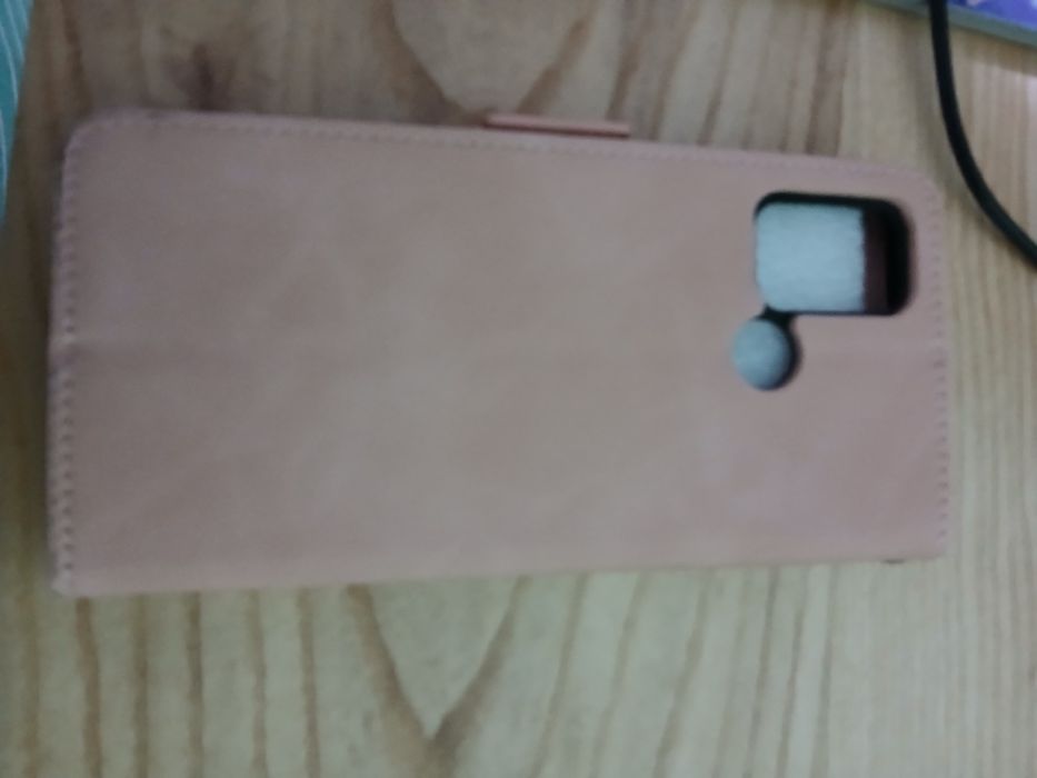 Futerały na telefon nowe