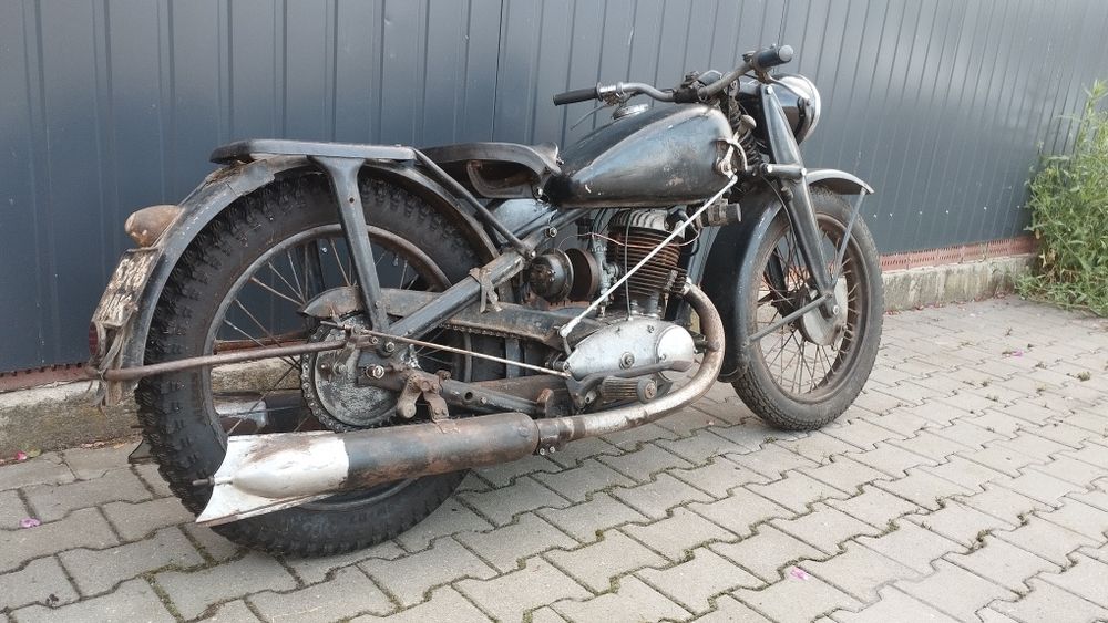 Iż 350 1950r zarejestrowany na białe tablice