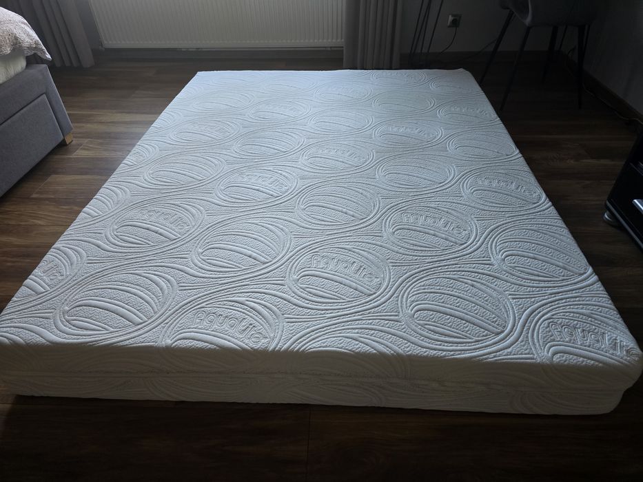 Materac 160x200 stan idealny.