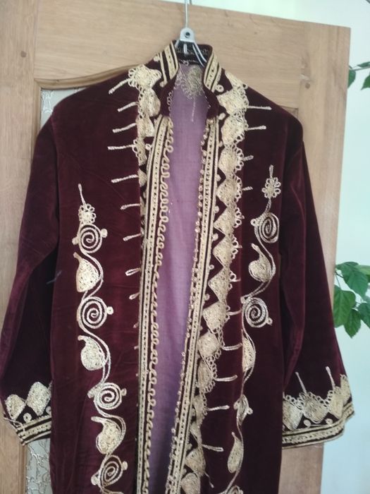 Чудовий  національний халат чапан